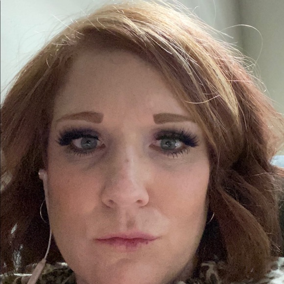 Meet your Posher, Heather - Picture 1 of 1